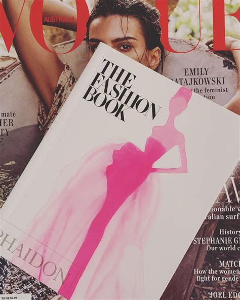 One of my favourite Fashion books: an encyclopaedia about photographers ...
