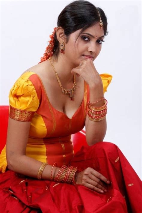 actress hot  spicy  tamil serial actress hot picture