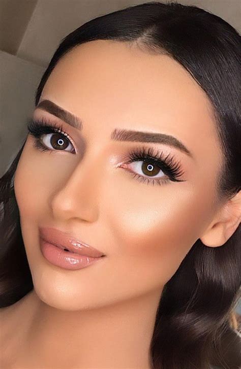 wedding makeup ideas   reflective highlighter nude lips