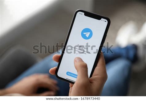 156 Telegram Install Images, Stock Photos, 3D objects, & Vectors ...