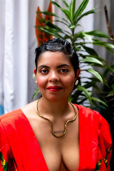 Aline Bispo apresenta, em sua playlist, um Somatório de Forças