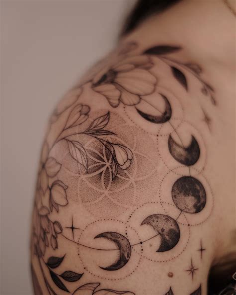 Eye catching shoulder tattoo ideas for women – Artofit