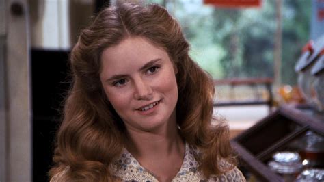 Jennifer Jason Leigh