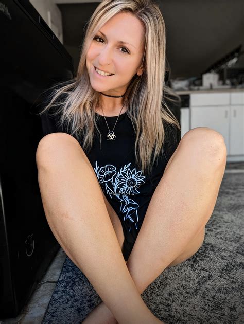 the girl next door is trying to smile more in pictures [F32] : r