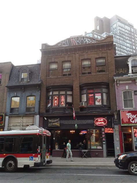 Toronto things: 580 Yonge rub and tug