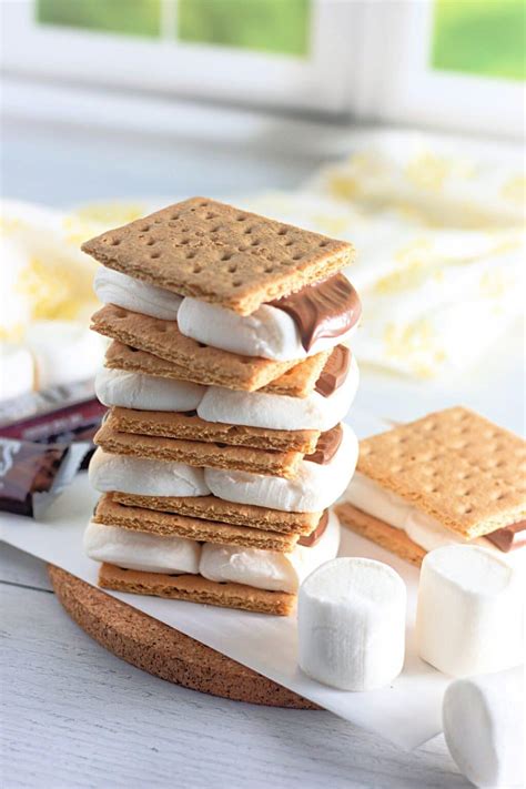 Campfire Magic In 5 Minutes Flat: How To Bake A S'mores Masterpiece In Your Oven