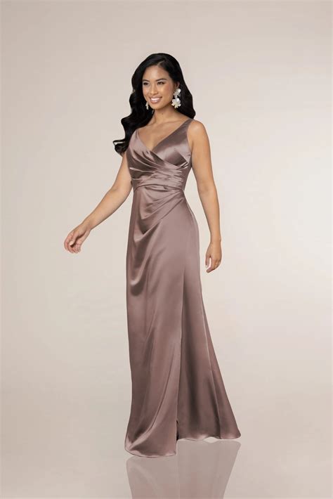 Glamorous V-Neckline Bridesmaid Dress with Shoulder Straps