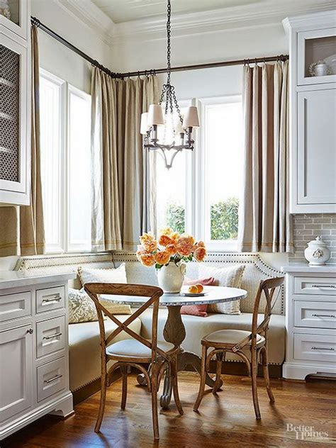 beautiful  cozy breakfast nooks