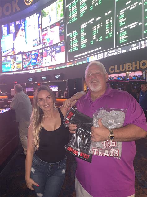 Twitter De Kellyinvegas