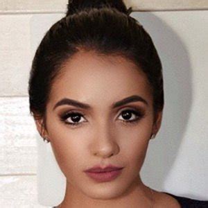 Paola Duque (Model) - Age, Birthday, Bio, Facts, Family, Net Worth ...