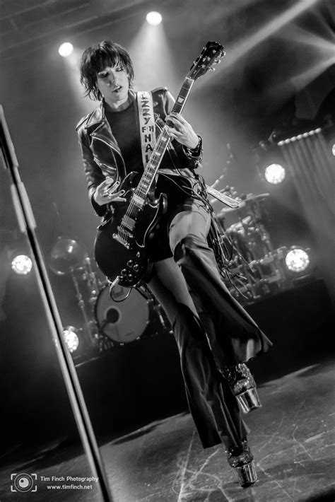 Halestorm / LZZY HALE : Photo Print 1 Rock Legend free Postage to the