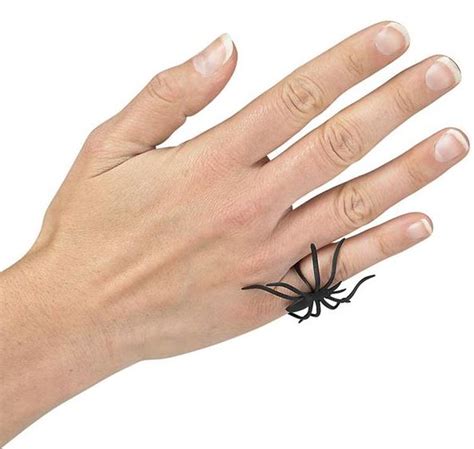 CLASSIC Spider Rings 144 Spiders Prizes Carnivals Toys Halloween