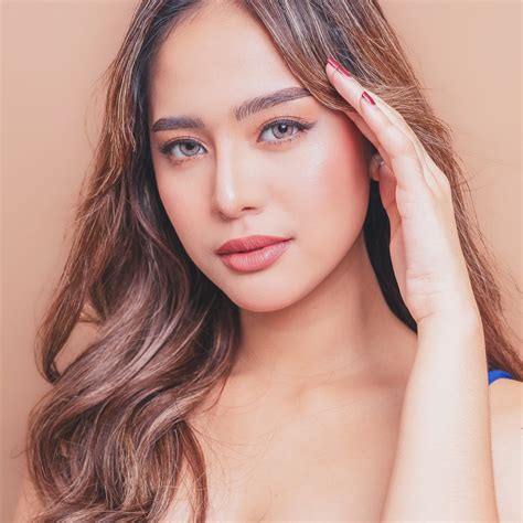 Yumi Garcia - 𝒩𝒶𝒽 𝒾𝓉 𝒶𝒾𝓃'𝓉 𝓃𝑜 𝓇𝑒𝒶𝓈𝑜𝓃 𝓉𝑜 𝒷𝑒 𝒾𝓃𝓈𝑒𝒸𝓊𝓇𝑒 😉 Instagram