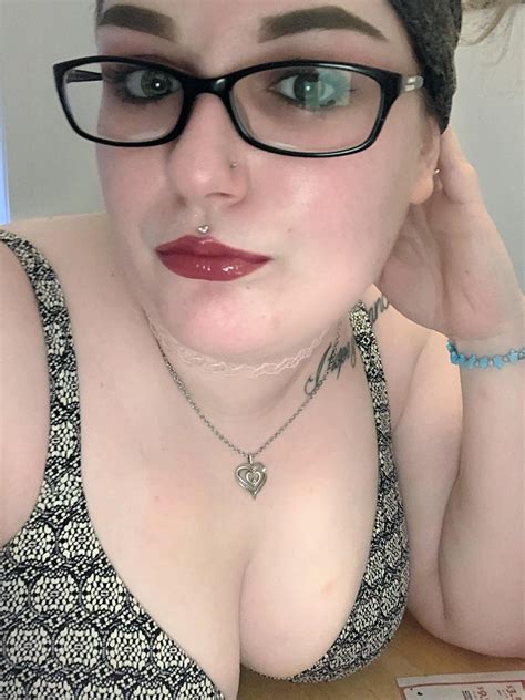 My mom skin is still smooth for you baby💋💦 | Scrolller