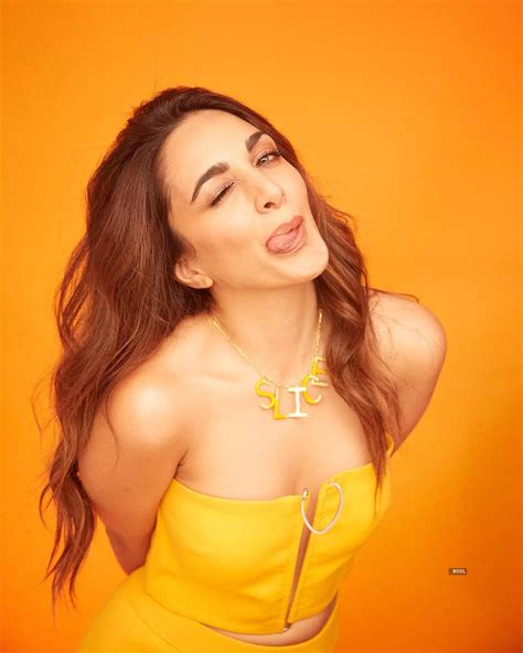 These images of newlywed Kiara Advani in bandeau top and bodycon skirt