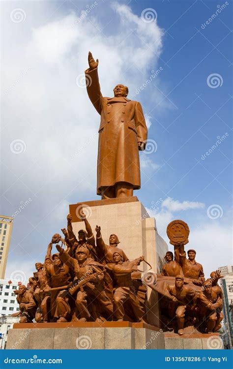 Mao Zedong Sculpture In Zhongshan Square Editorial Image ...