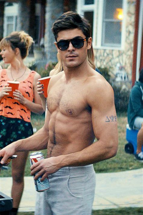 Zac Efron y sus mejores fotos sin playera | Fotogalería | Radio | LOS40
