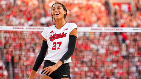 Nebraska volleyball's Harper Murray reacts to Adidas deal and NIL’s