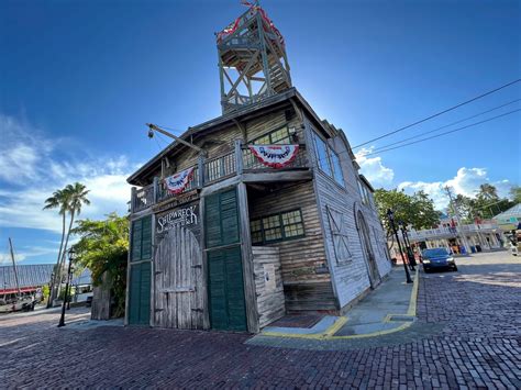 Florida Keys: 10 Quirky, Fun Things to See and Do! - The Meandering
