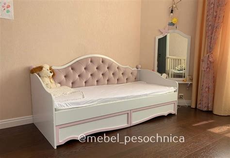 Кровать-диван с мягкой спинкой и двумя выдвижными ящиками | Home decor ...