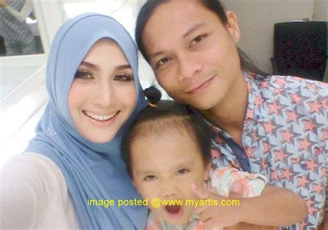 myartiscom myartis  artis jue aziz   berhijab penuh