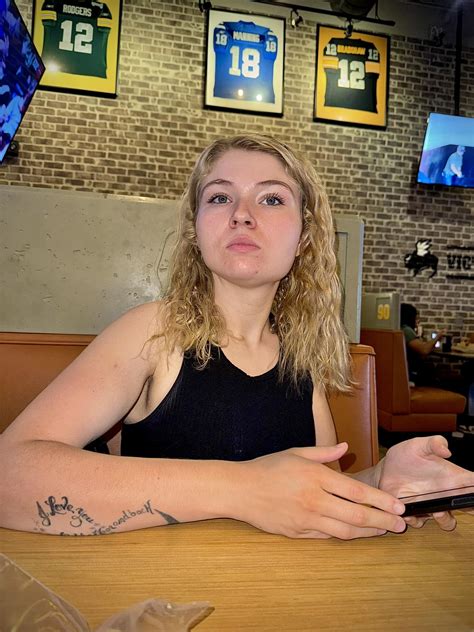 Barthomas - Me puedes dar tu número de teléfono 📞 hermosa chica Katelyn