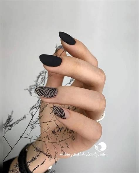 23+ Stunning Black Matte Nail Ideas (2024) - DrExplains