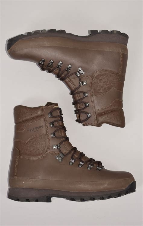 Ботинки-берцы Alt Berg DEFENDER Combat Boots brown, купить в Интернет ...