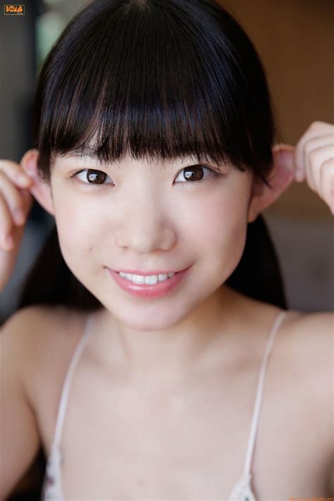 Fカップ童顔美少女降臨 長澤茉里奈 尊さ満点の水着グラビア2018 2017 【61枚】 | Gravia