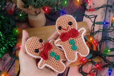 Gingerbread Man Amigurumi - Free Crochet Pattern - StringyDingDing