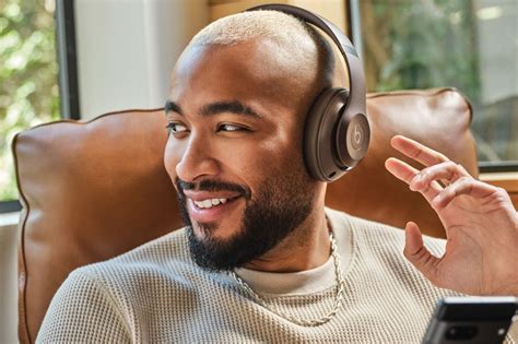 הוכרזו: Beats Studio Pro – אוזניות הפרימיום החדשות של ביטס