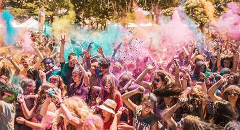 Holi Dolly - HOLI DOLLY