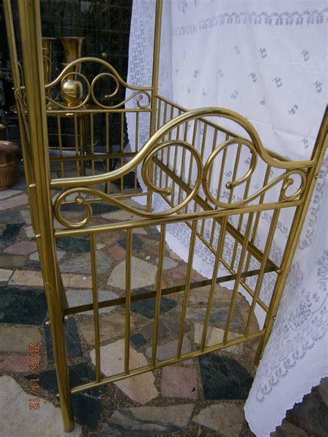 Cuna Antigua En Bronce Con Techo - $ 2.000.000 en Mercado Libre