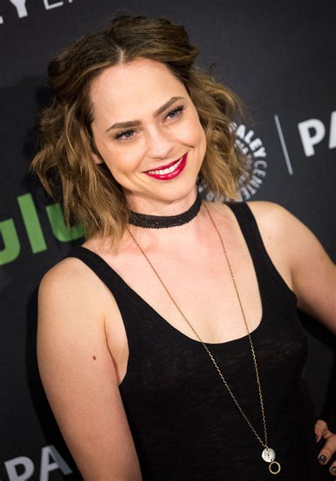 Fiona Dourif : r/FamousFaces