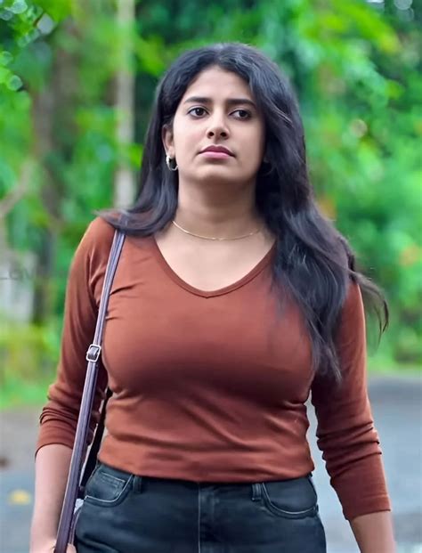 Mallu Actressmedia | Nyla usha 💎🔥 ️ ️ @_mallu_actressmedia #anusithara
