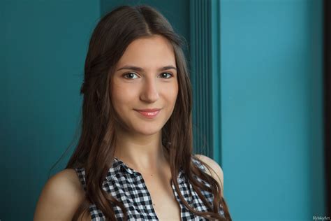 portrait, smiling, RylskyArt Magazine, women, belarusian, brunette