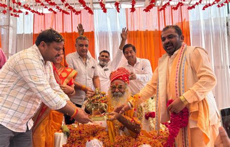 shri kalki peethadhishwar acharya pramod krishnam ji maharaj ki charan