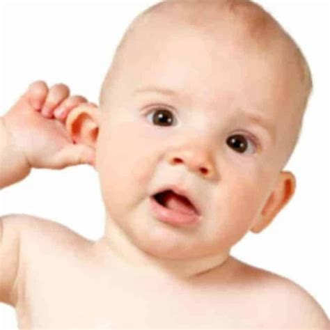 Bebê Coçando Muito A Orelha E Cabeça - Bebê Puxando Cabelo, Orelha e Batendo a Cabeça: O que Fazer?