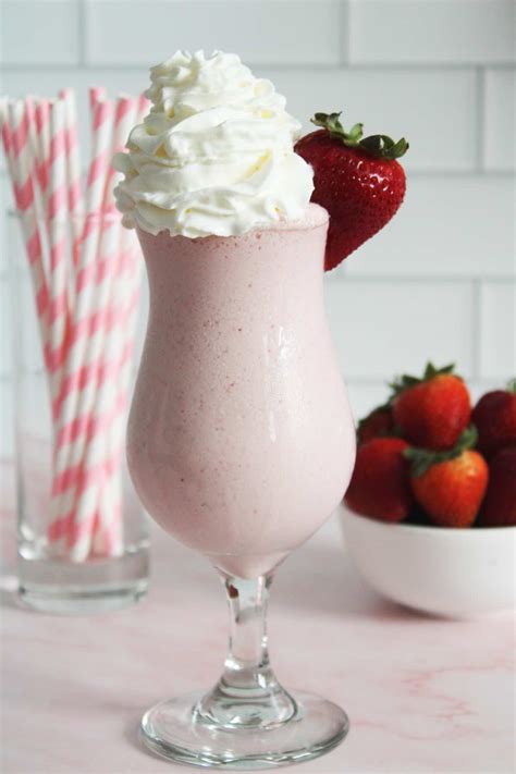 Strawberry Milkshake - The Six Figure Dish