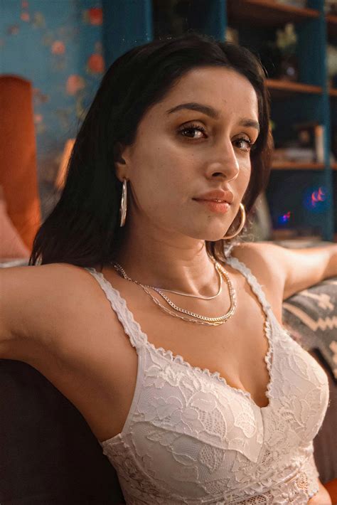 Watching shraddha kapoor in bra is next level pleasure 🤤😍🔥 : r
