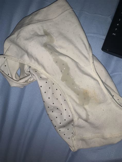 Came on one of my moms dirty panties 🥵 | Scrolller