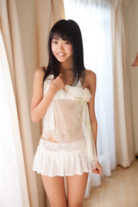 【T】椎名ももameblo.jp/shiina-momo/、最新のグラビアがいよいよ公開imouto.tv/new_sp/index.h…し ...