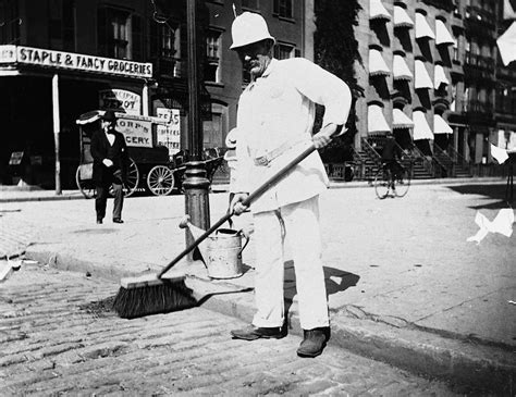 Biography: City Life photographer Alice Austen | MONOVISIONS - Black ...
