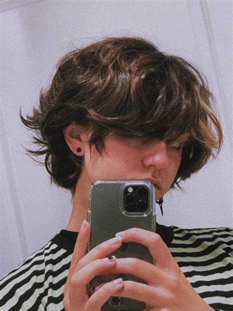 fluffy hair | Short grunge hair, Short hair tomboy, Short hair syles