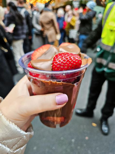 Chocolate covered strawberries at Borough Market - Dining and Cooking