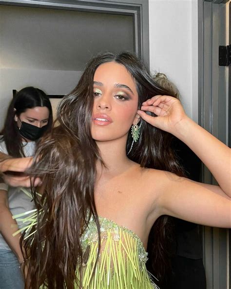 Camila Cabello - Página 22 - abroparaguas.com