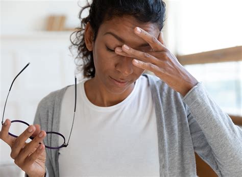 3 Signs Your Gut Is Unhealthy, and 3 Foods That Can Help