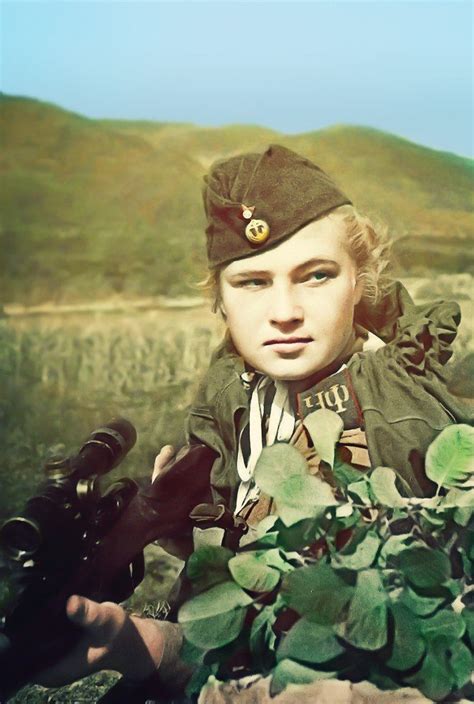 WAR NEWS CHRONICLES. Colourised photo | Воительницы, Женщина-солдат ...