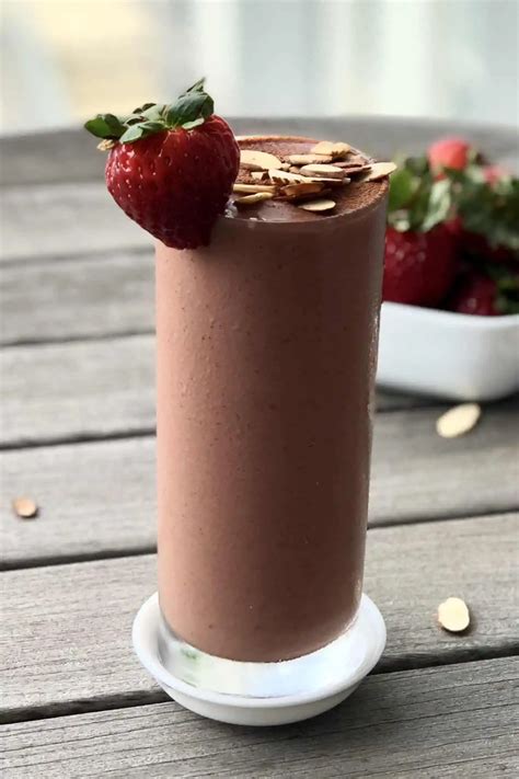 Cholesterol-Lowering Chocolate Strawberry Smoothie - Make Drinks