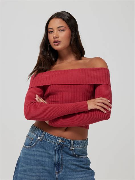 Vanessa Off Shoulder Crop Knit Strawberry - Jay Jays Online
